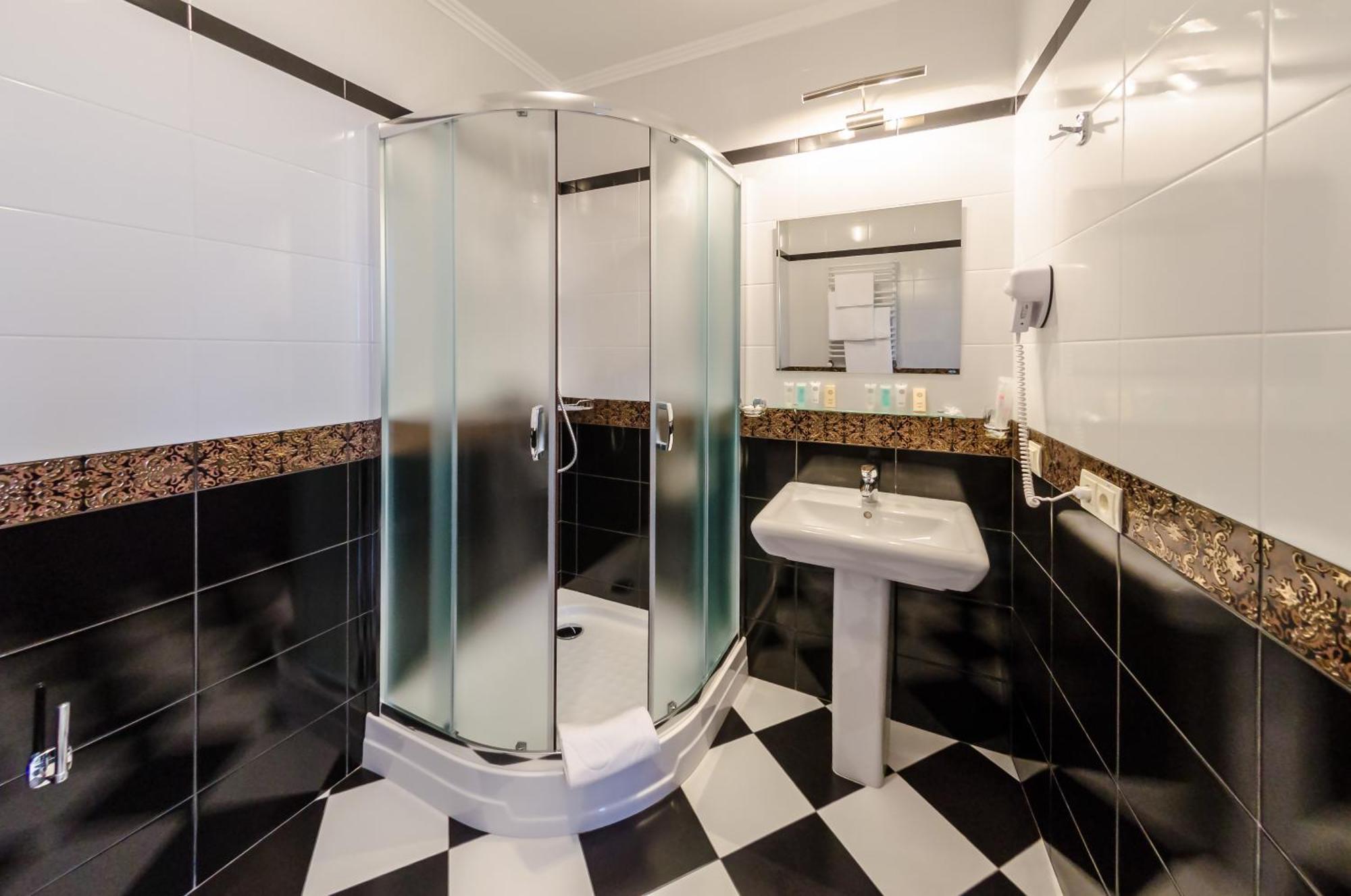 Franz Hotel&Restaurant Ivano-Frankivsk Ngoại thất bức ảnh