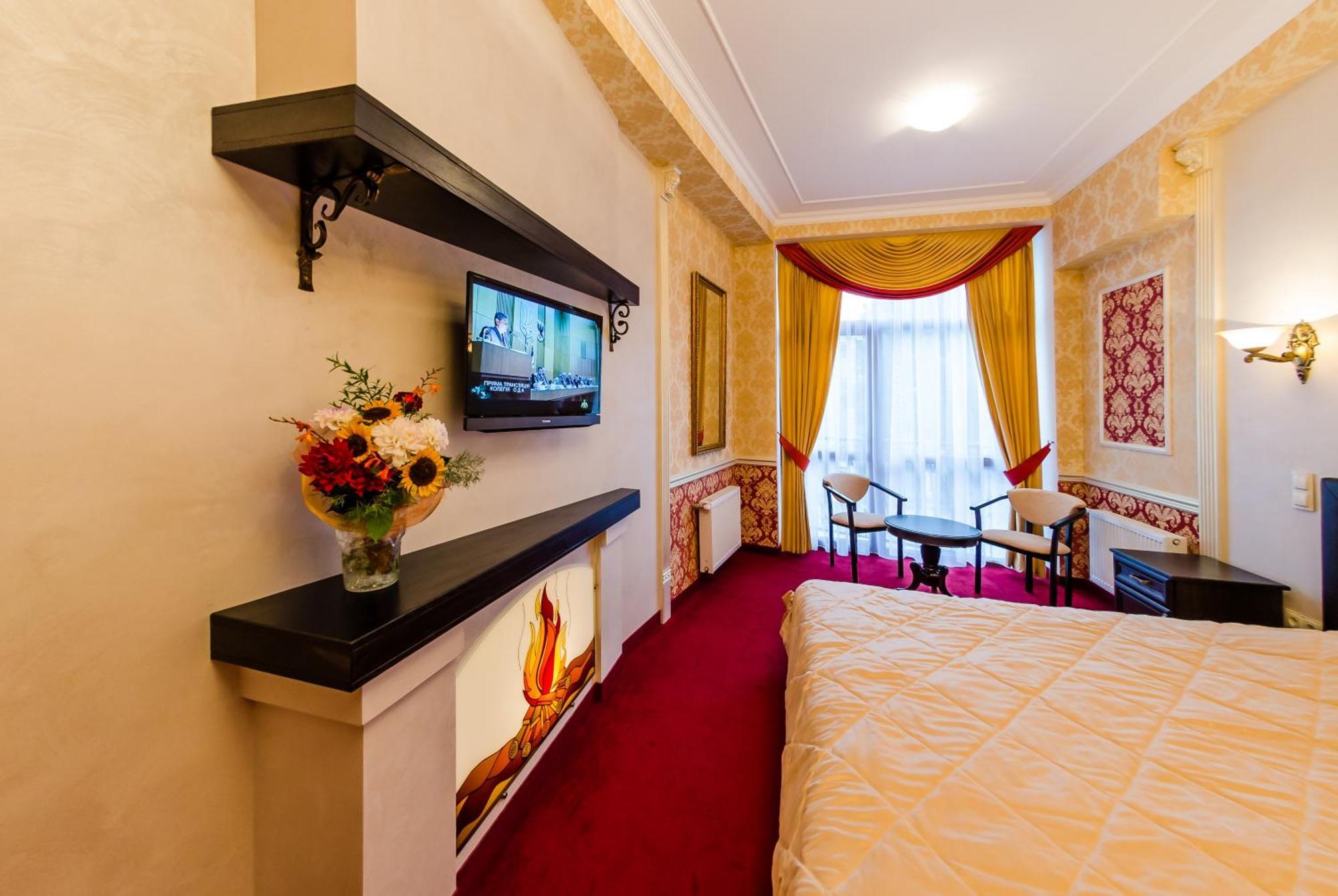 Franz Hotel&Restaurant Ivano-Frankivsk Ngoại thất bức ảnh