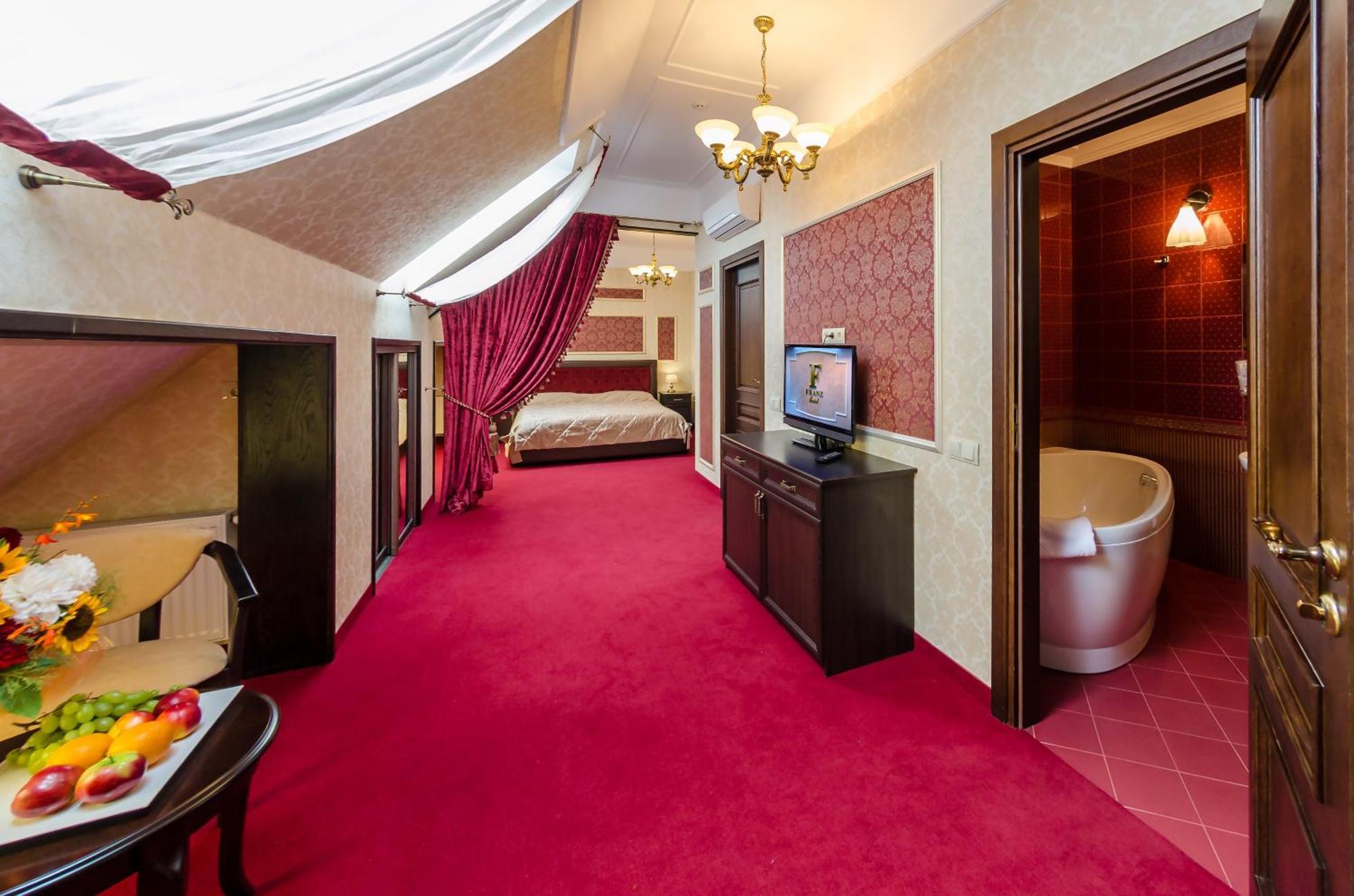 Franz Hotel&Restaurant Ivano-Frankivsk Ngoại thất bức ảnh