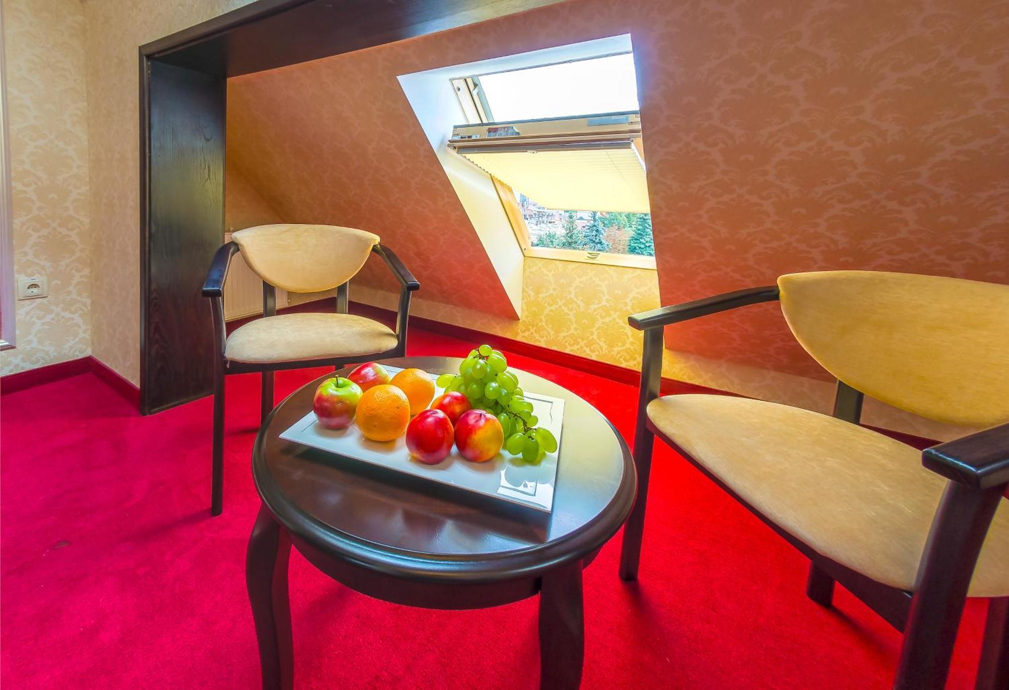 Franz Hotel&Restaurant Ivano-Frankivsk Ngoại thất bức ảnh